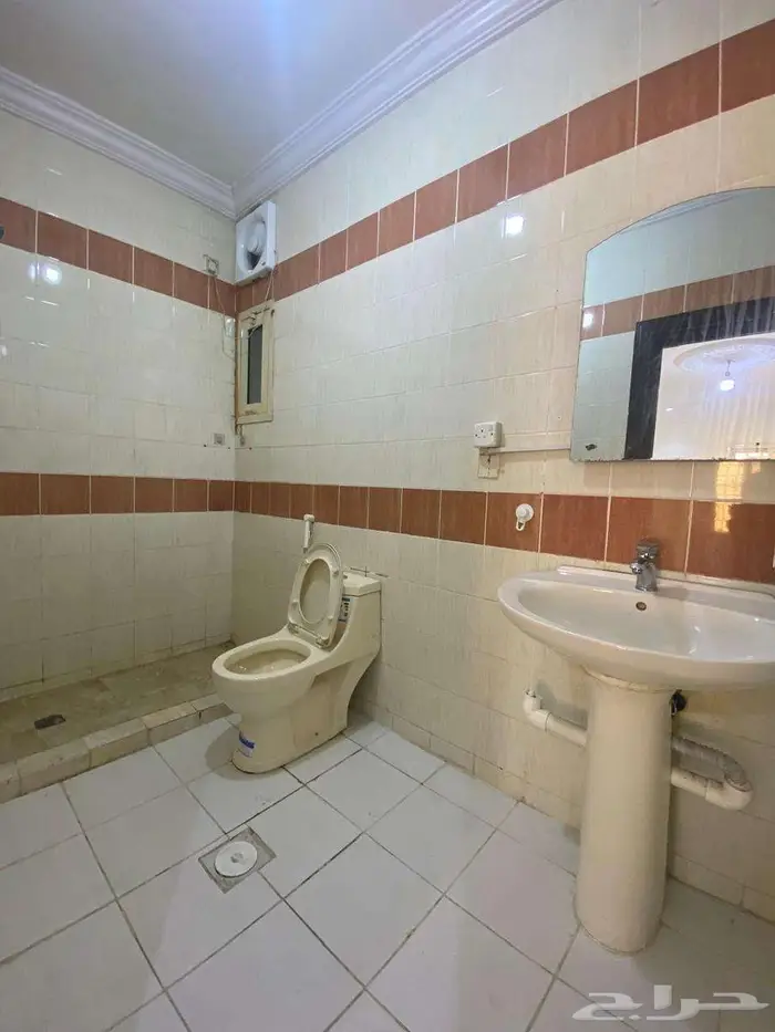 شقة للإيجار في شارع صري  حي السلامة  مدينة جدة 11