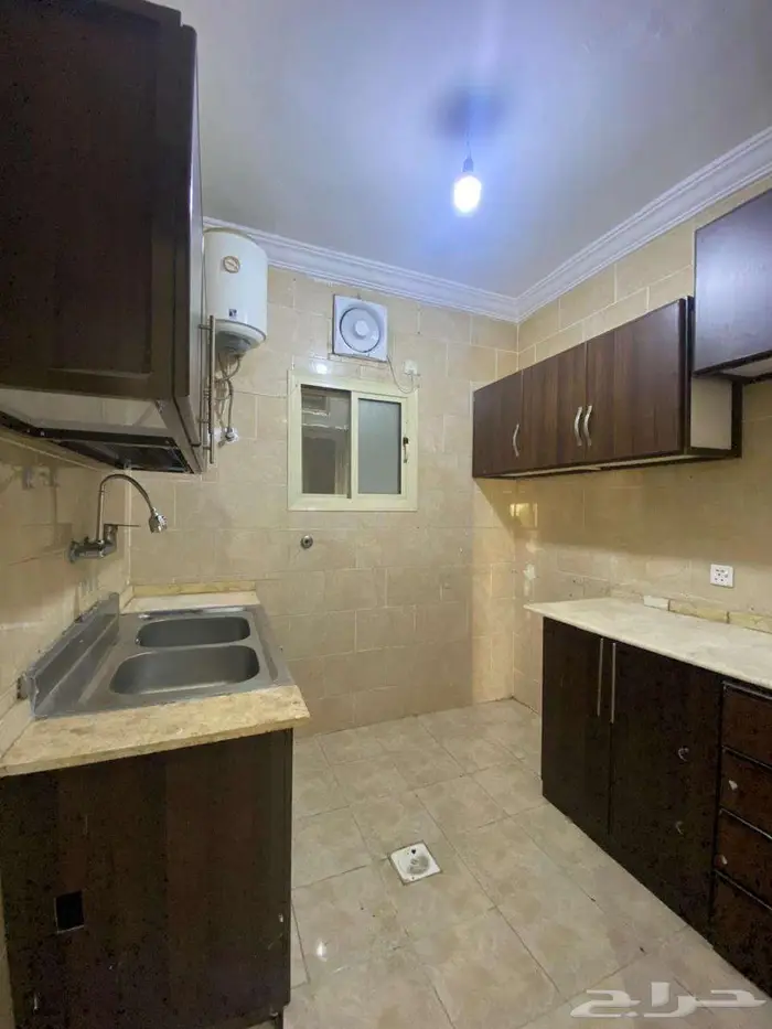 شقة للإيجار في شارع صري  حي السلامة  مدينة جدة 10