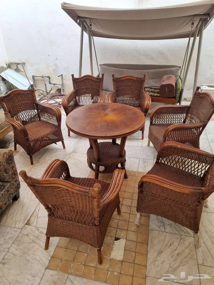 تم البيع طاولة جلسة كراسي خشب 1