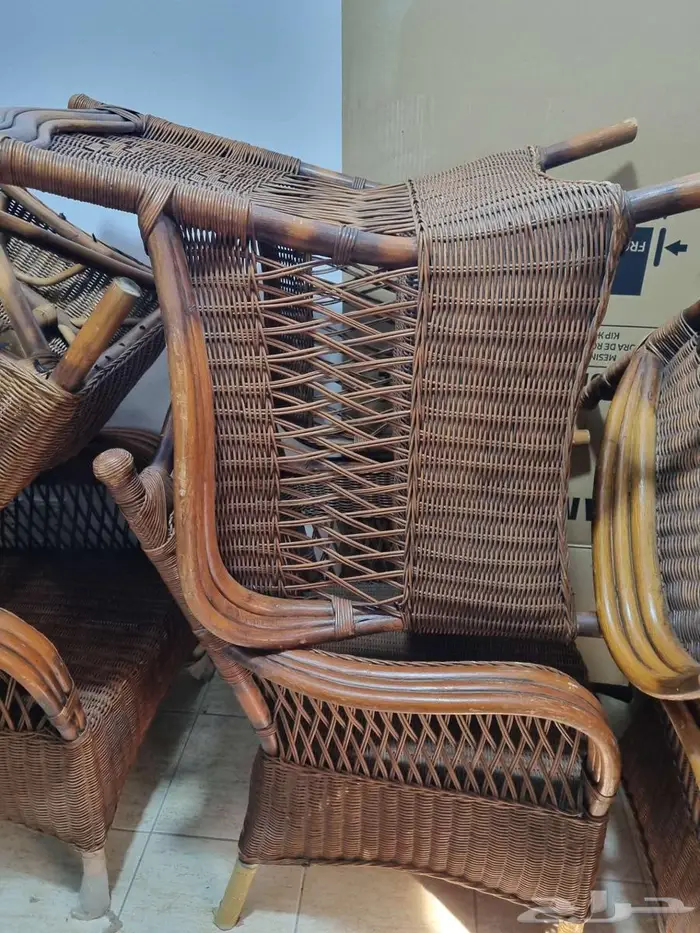 تم البيع طاولة جلسة كراسي خشب 2