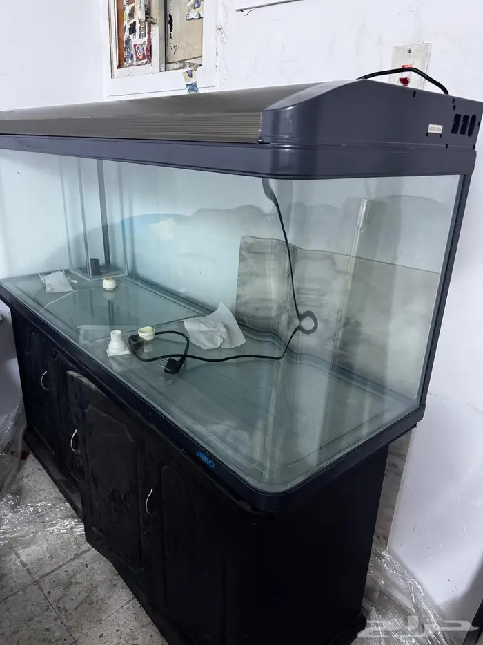للبيع حوض جيبو بوضع جيد مع قاعدة 3