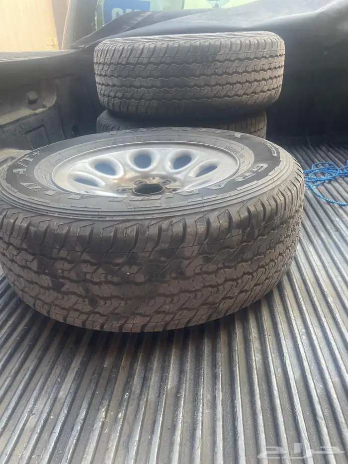 كفرات نظيفه جدا شرط مع جنوط 2