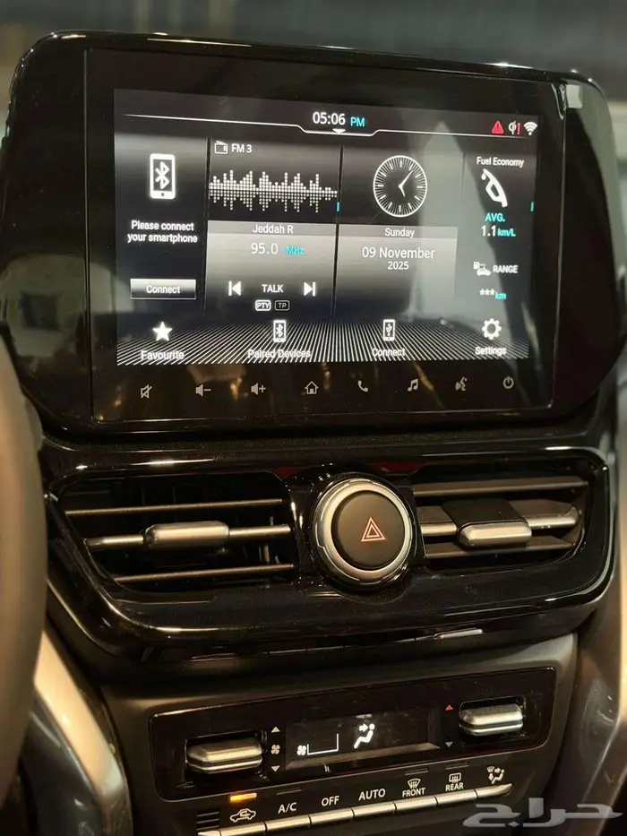 اوربان فل ابيض سقف اسود بنزين 2026 21