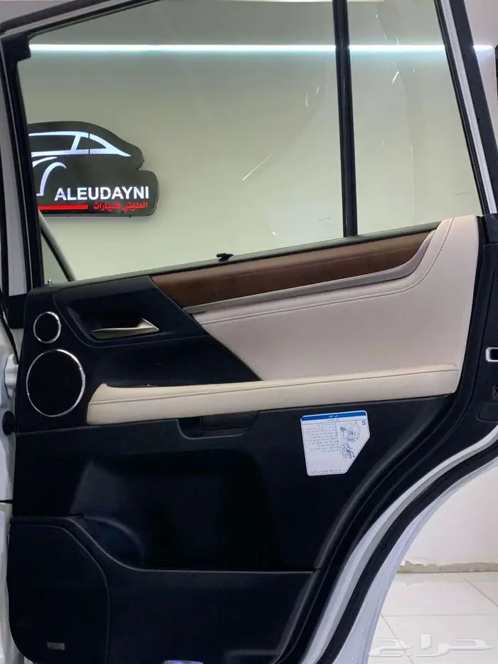 لكزس LX 570 2017 25