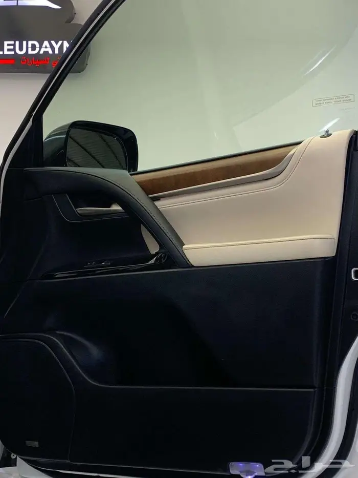 لكزس LX 570 2017 22