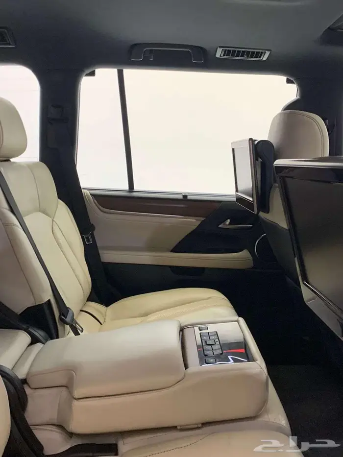 لكزس LX 570 2017 28