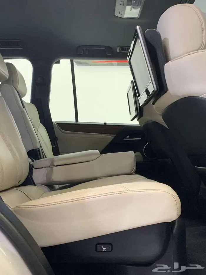 لكزس LX 570 2017 27