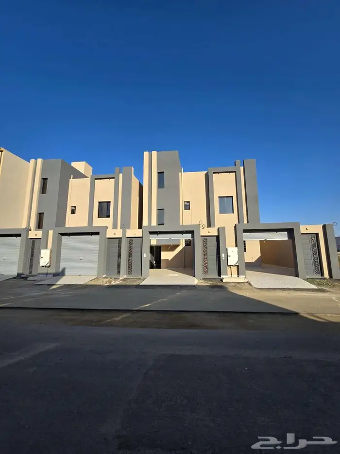 للبيع دور أرضي 6غرف بحوش ومدخل سياره من550 ألف طريق الثمانين 1