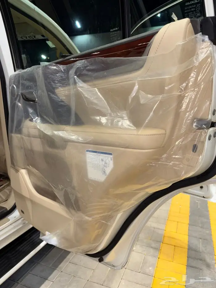 جيب لكزس LX فل كامل مخزن 2020 9