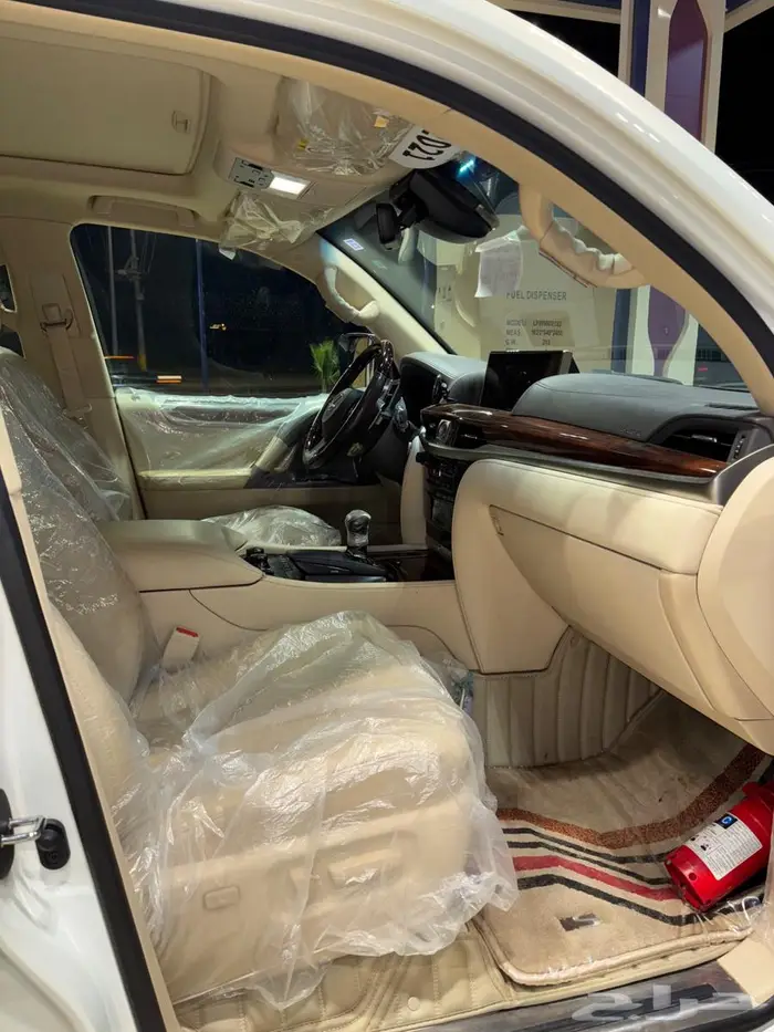 جيب لكزس LX فل كامل مخزن 2020 13