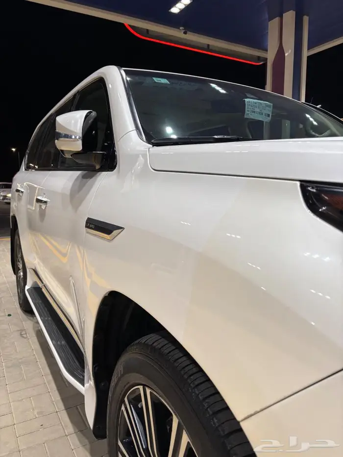 جيب لكزس LX فل كامل مخزن 2020 24