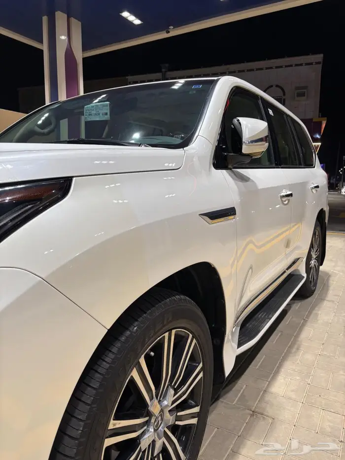 جيب لكزس LX فل كامل مخزن 2020 29