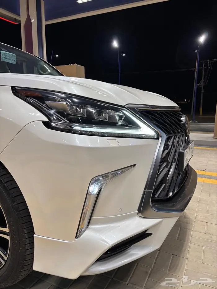 جيب لكزس LX فل كامل مخزن 2020 35