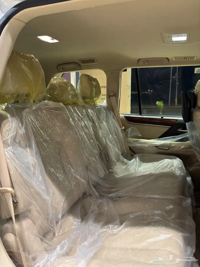 جيب لكزس LX فل كامل مخزن 2020 37