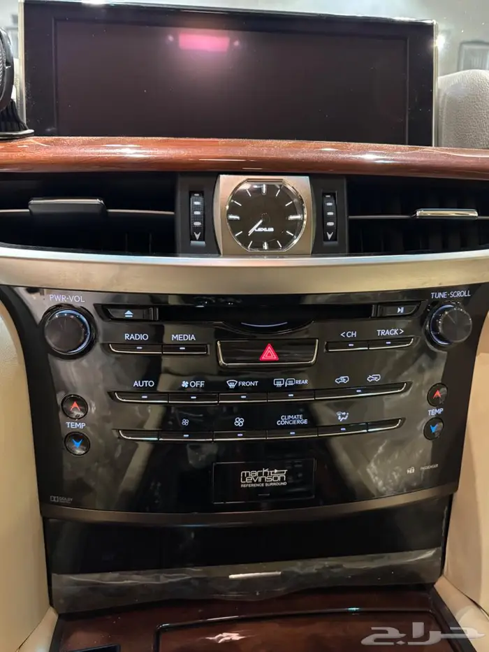 جيب لكزس LX فل كامل مخزن 2020 42