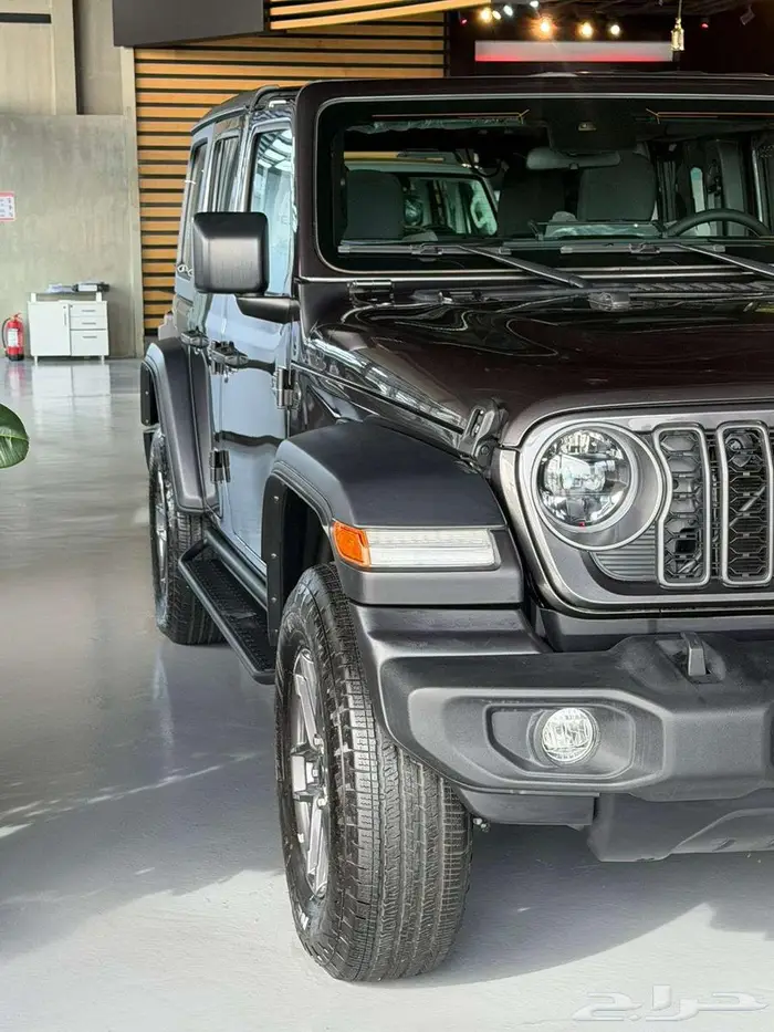 جيب رانجلر 2025 فئة السبورت 4 سلندر 2