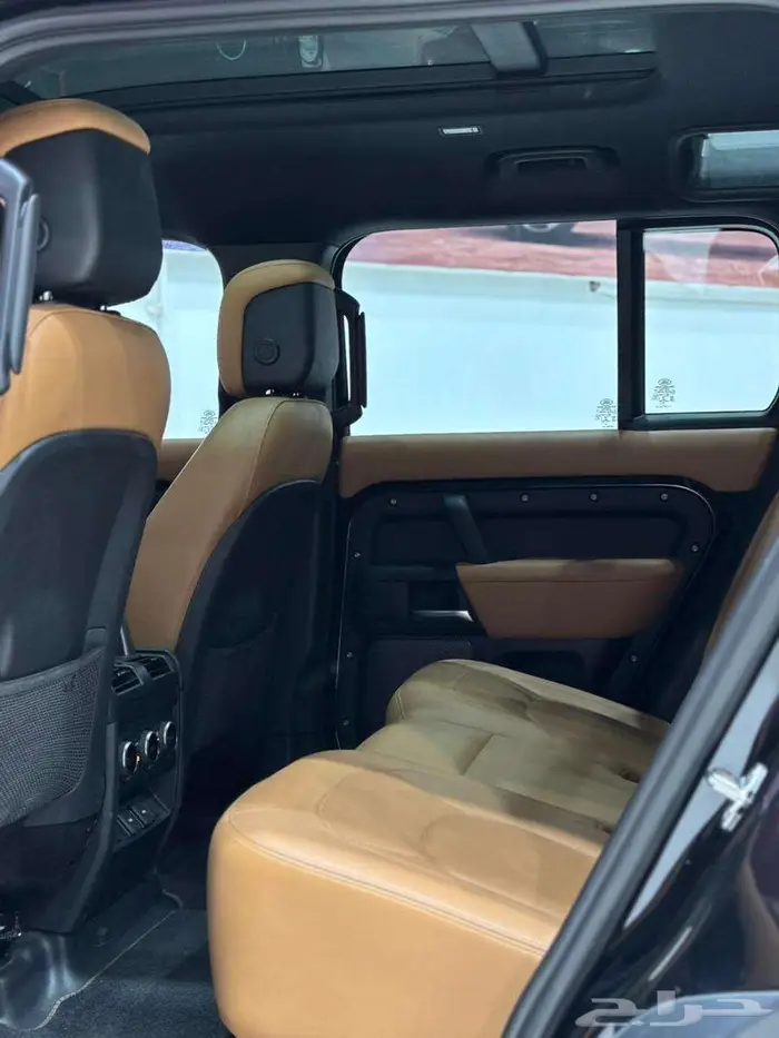 لاند روفر ديفندر 2023 6 سلندر 11