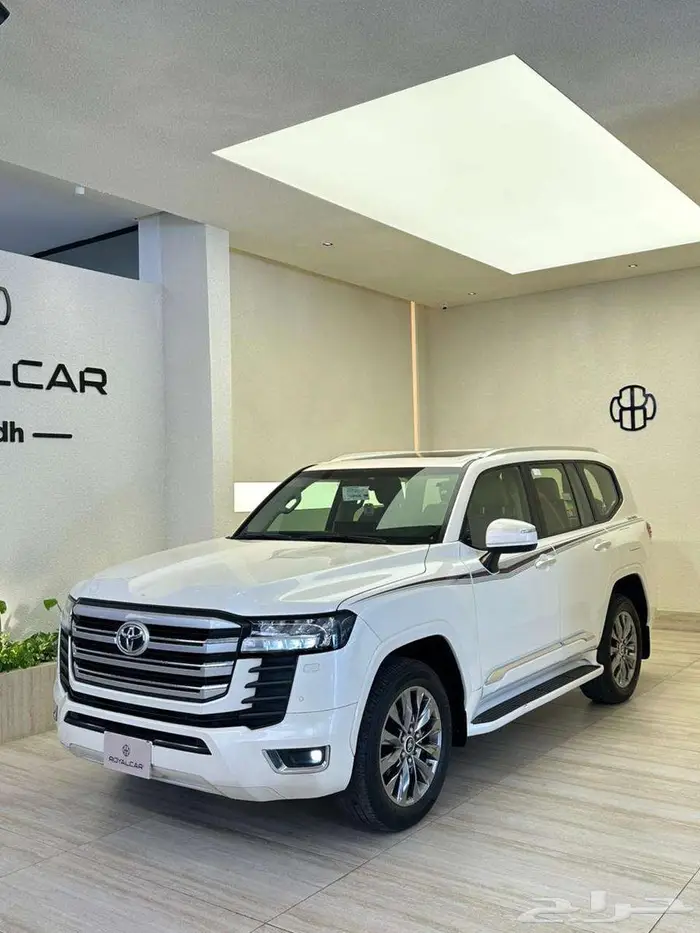 تويوتا GXR لاندكروزر L4 موديل 2023 1