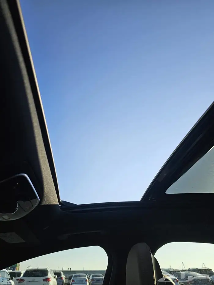 E-class E200 (بنزين) 2025 21