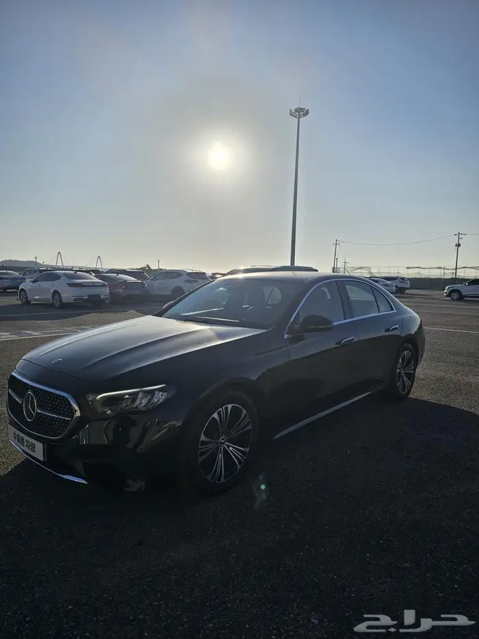 E-class E200 (بنزين) 2025 4