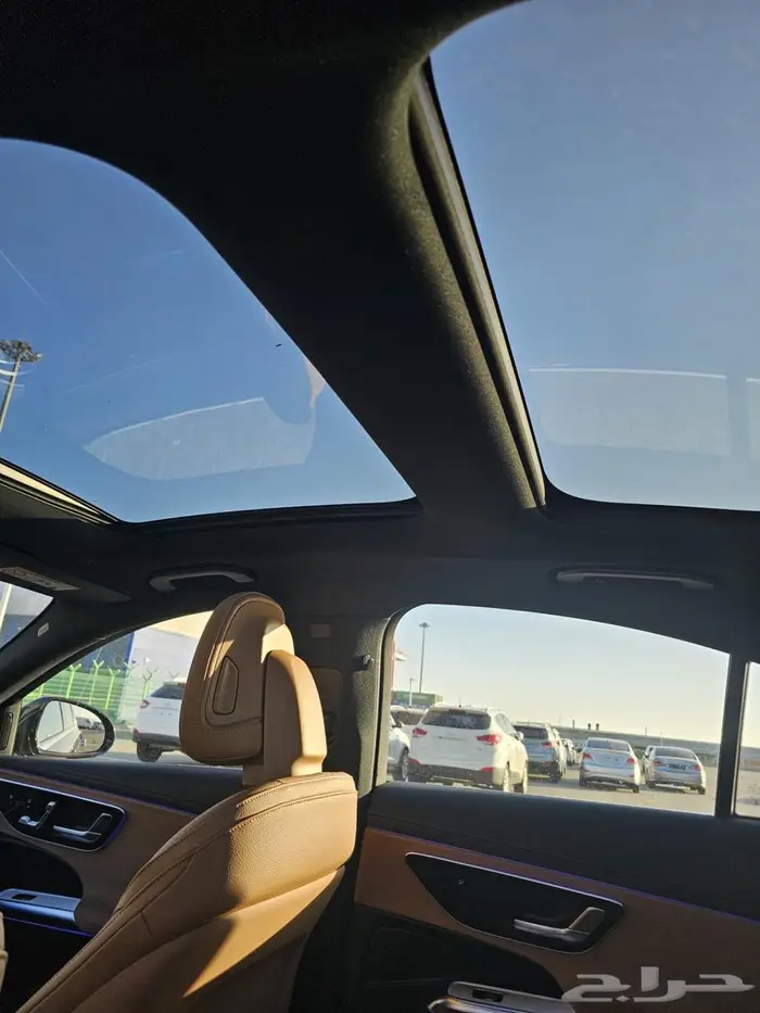 E-class E200 (بنزين) 2025 22