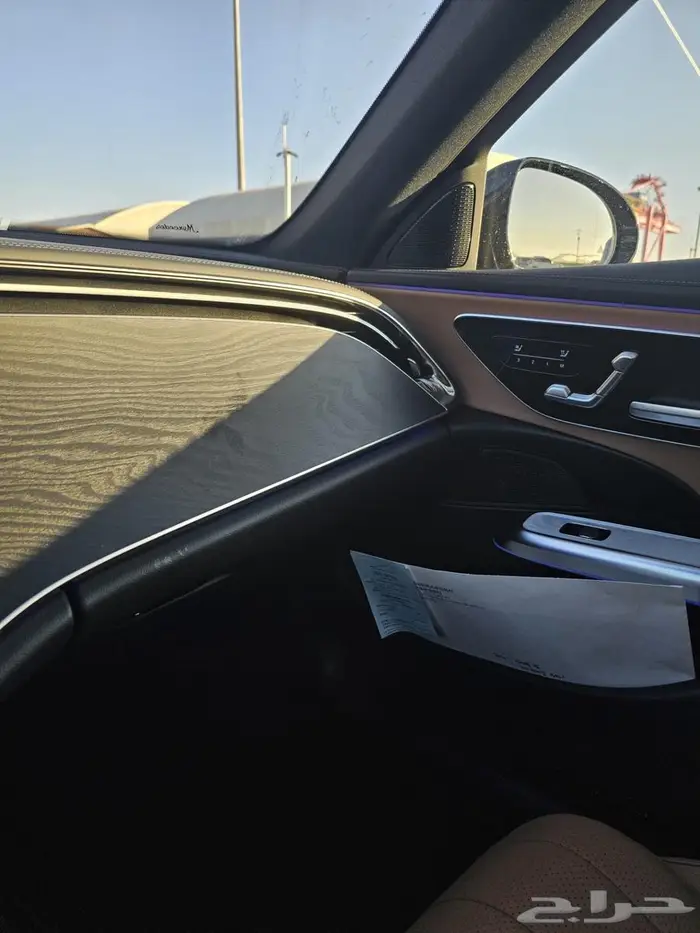 E-class E200 (بنزين) 2025 19