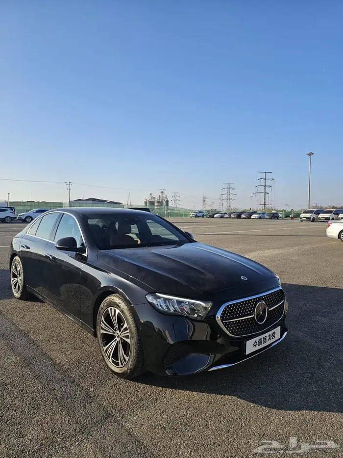 E-class E200 (بنزين) 2025 5