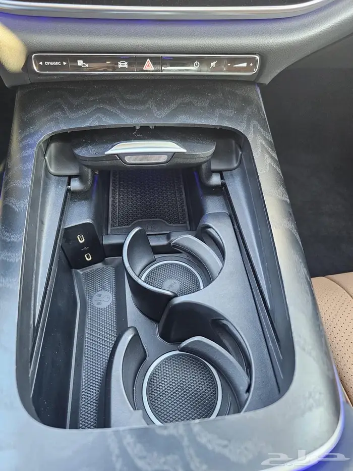 E-class E200 (بنزين) 2025 18