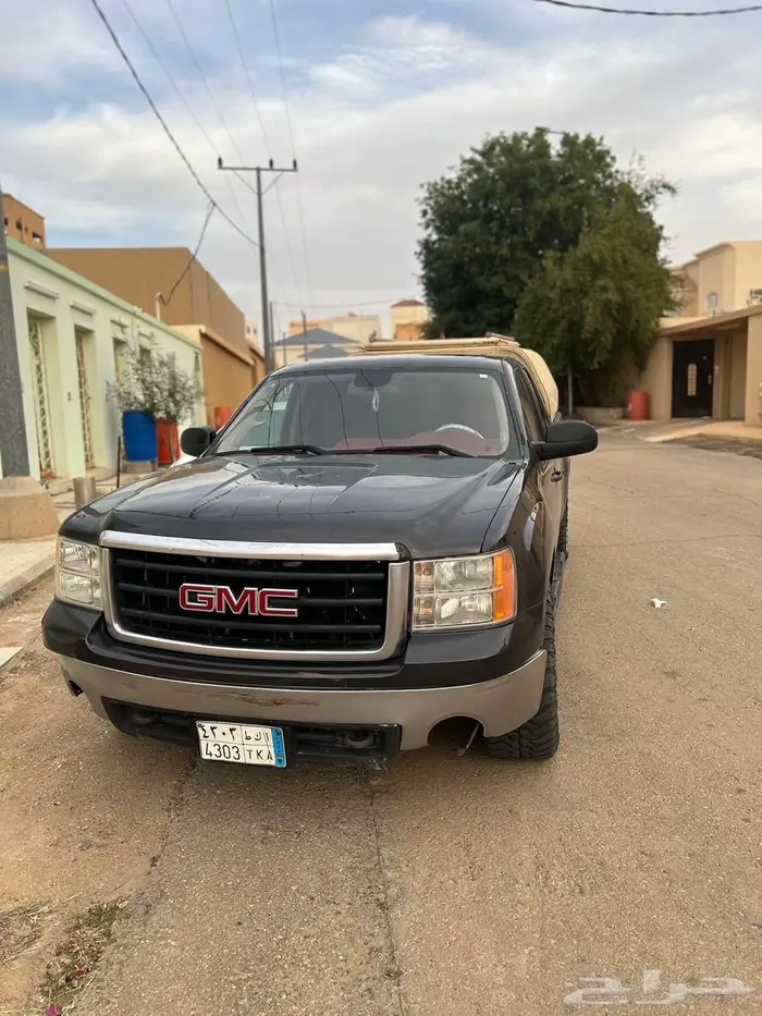 جمس سيرا 2011مجهز لطلعات البر للبيع 1