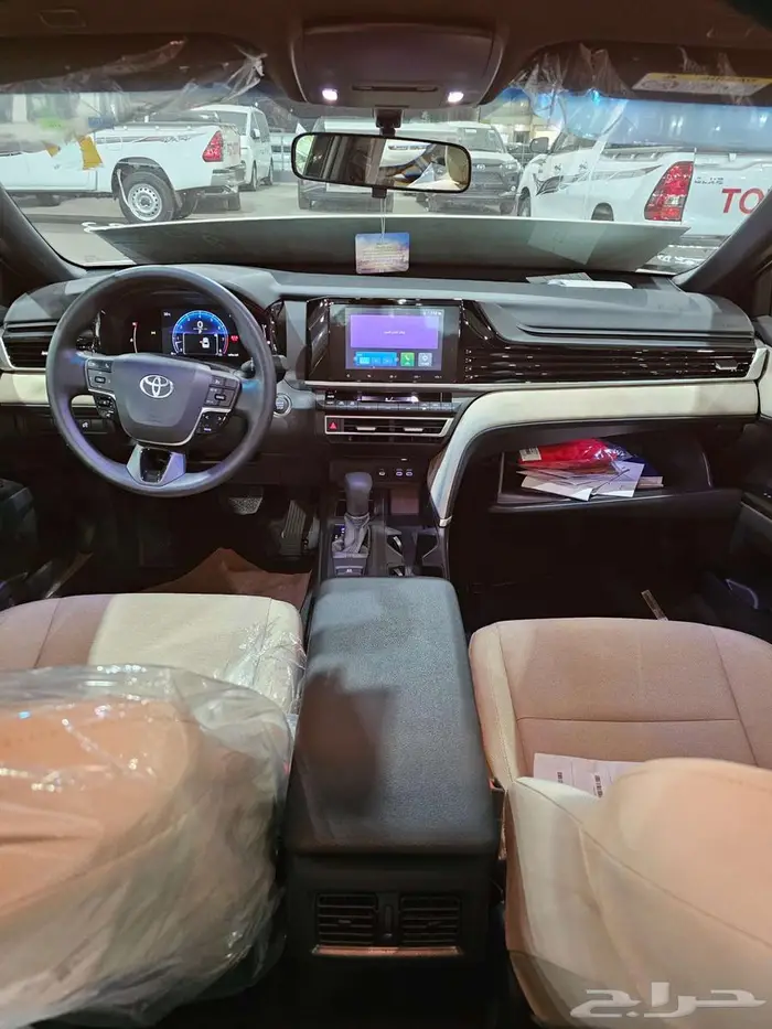 تويوتا كامري E بنزين موديل 2025 3