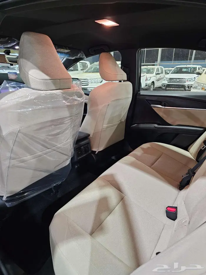 تويوتا كامري E بنزين موديل 2025 8