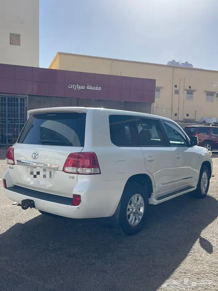 للبيع جيب 2010 سعودي فل كامل 8سلندر 3