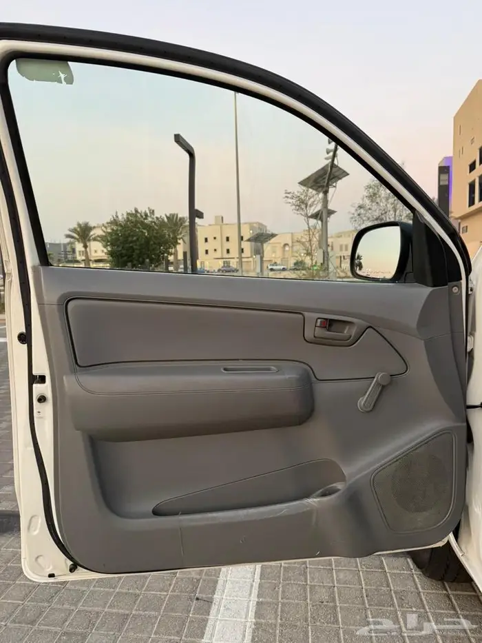 للبيع هايلكس مخزن مديل 2010 غمارة 25