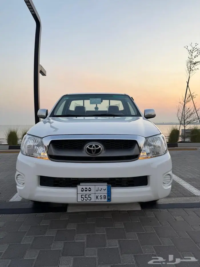 للبيع هايلكس مخزن مديل 2010 غمارة 12