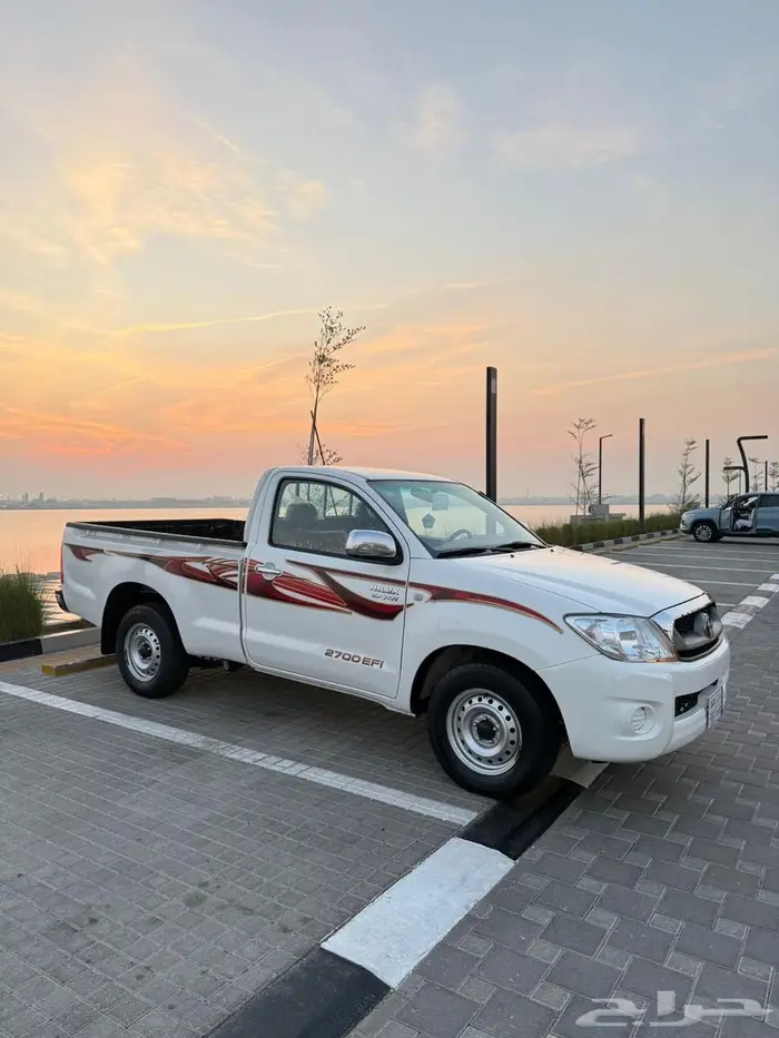 للبيع هايلكس مخزن مديل 2010 غمارة 20