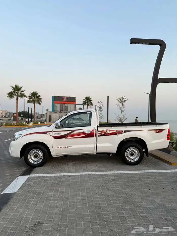 للبيع هايلكس مخزن مديل 2010 غمارة 26