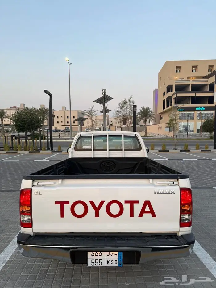 للبيع هايلكس مخزن مديل 2010 غمارة 28