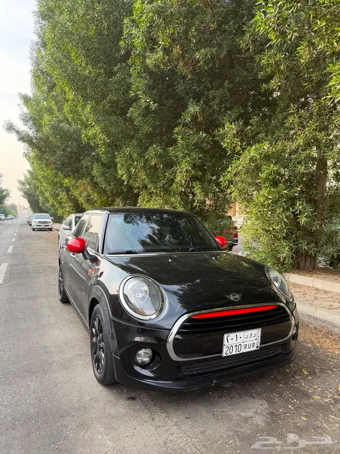 ميني كوبر 4 ابواب 2019 اسود داخلية احمر 3 سلندر تيربو 1.5 7