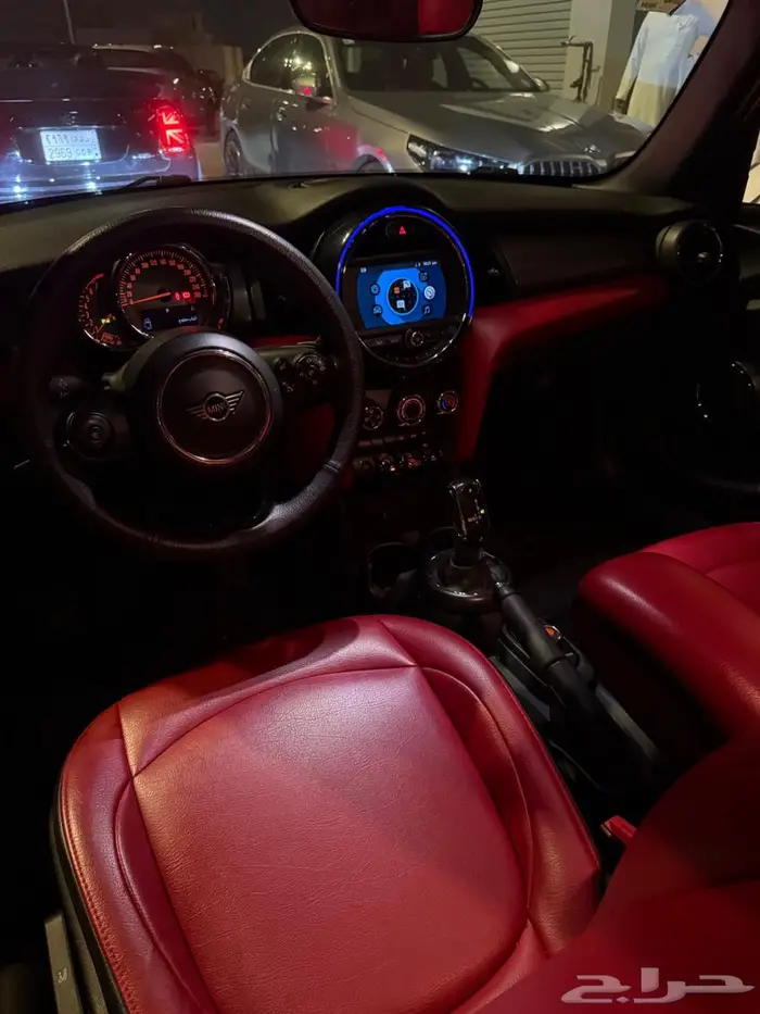ميني كوبر 4 ابواب 2019 اسود داخلية احمر 3 سلندر تيربو 1.5 33