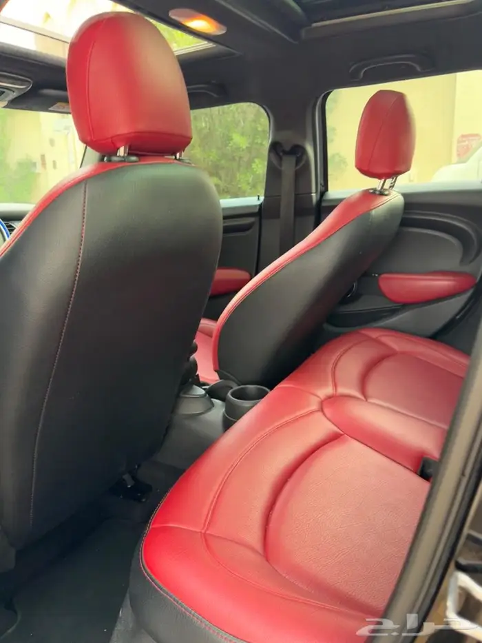 ميني كوبر 4 ابواب 2019 اسود داخلية احمر 3 سلندر تيربو 1.5 24