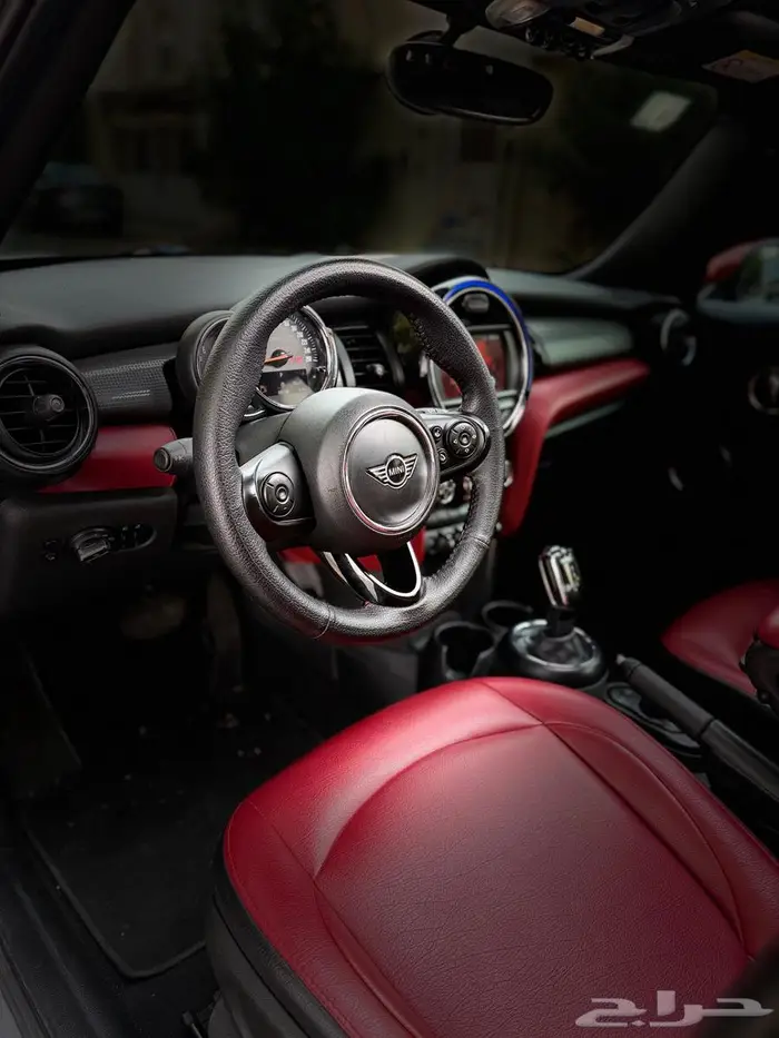 ميني كوبر 4 ابواب 2019 اسود داخلية احمر 3 سلندر تيربو 1.5 25