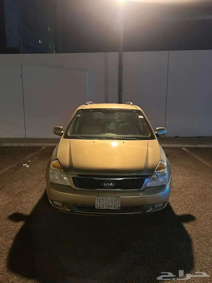 كيا كرنفال 2011 3