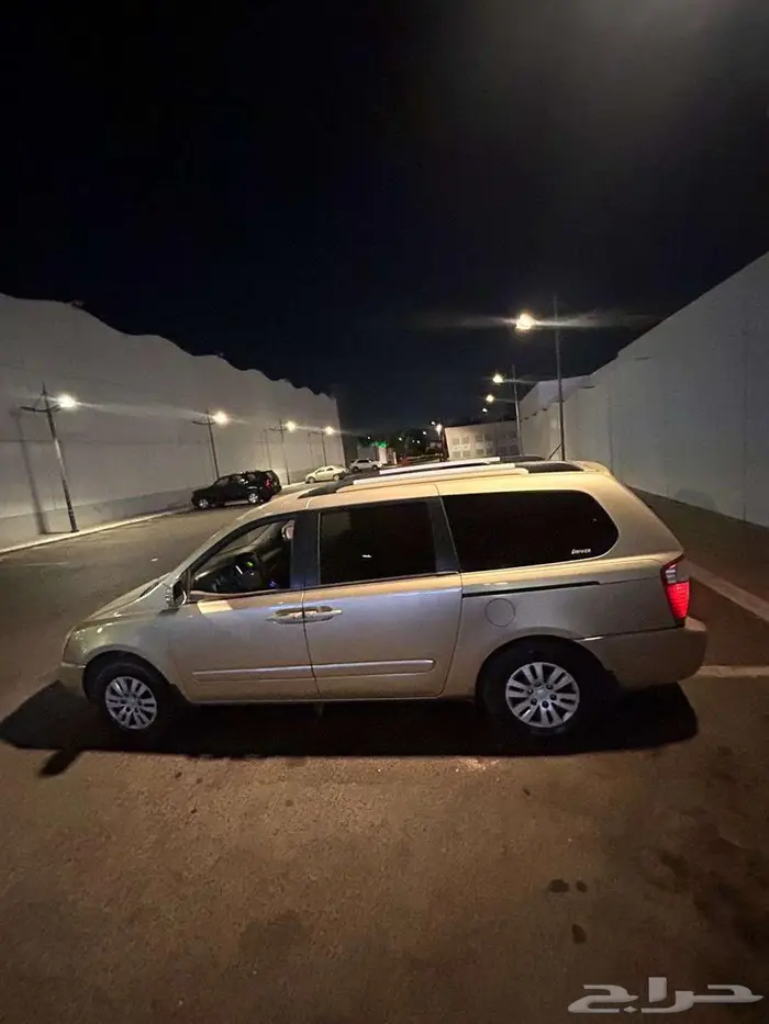 كيا كرنفال 2011 0