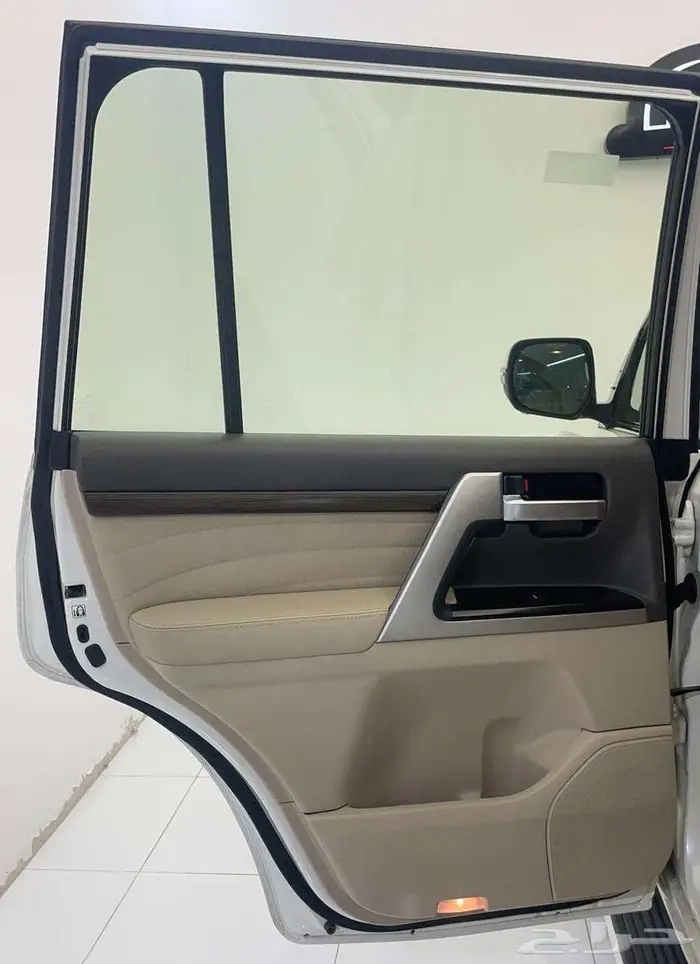 تويوتا لاند كروزر VXR 2021 35