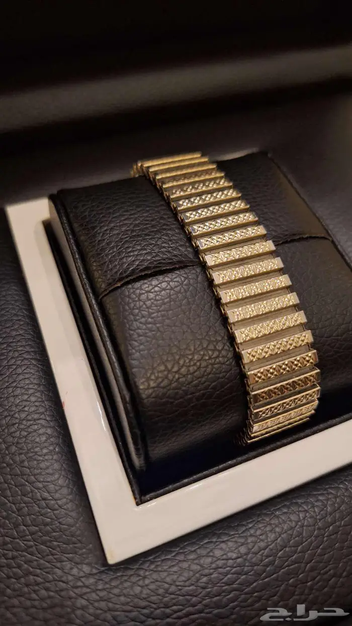 ساعه رادو الأصليه سويسرية للجنسين مخزنه شبه جديده مطلي ذهب 6