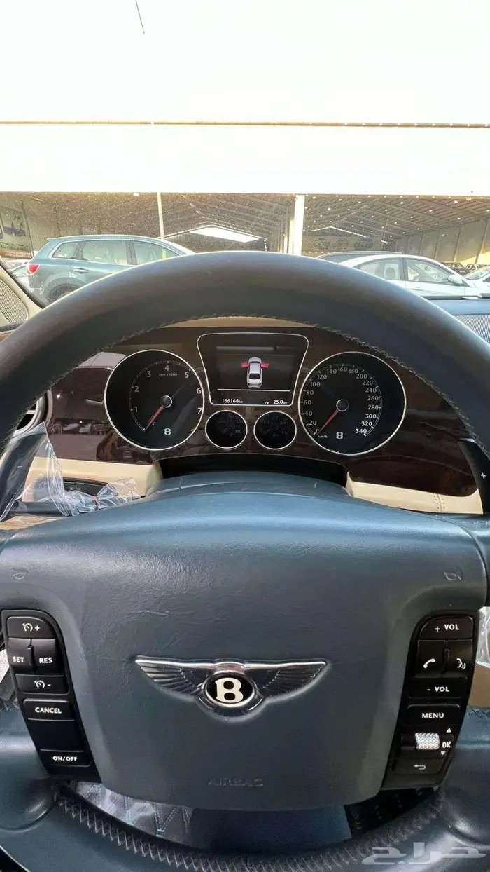 بنتلي فلاينج اسبير موديل 2012- معرض خلف للسيارات 7
