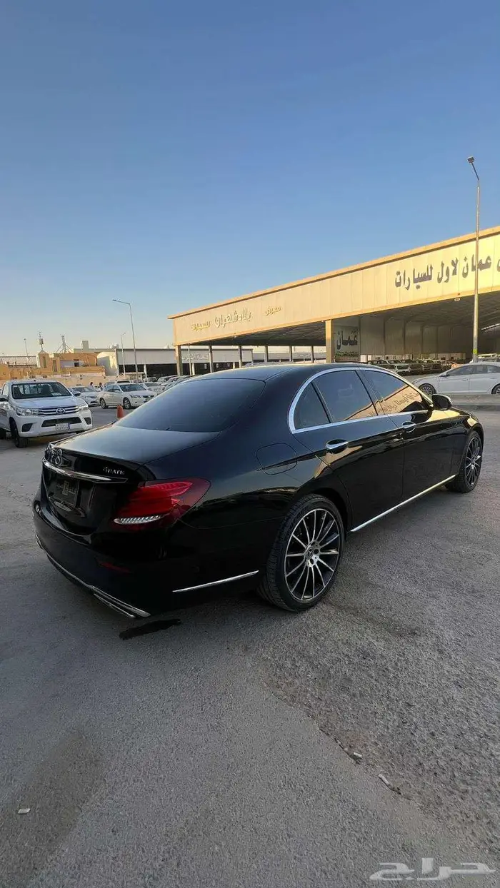 مرسيدس E300 موديل 2019 - معرض خلف للسيارات 5
