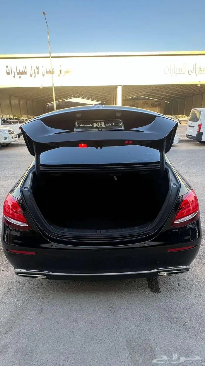 مرسيدس E300 موديل 2019 - معرض خلف للسيارات 7