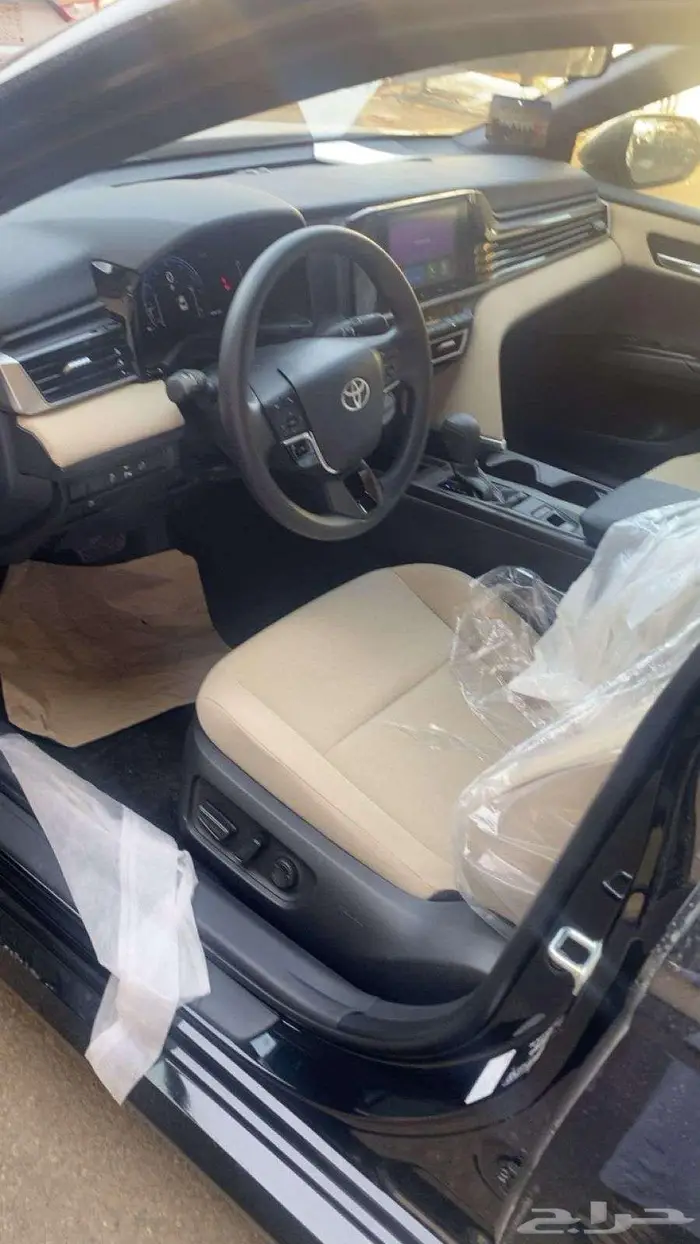 كامريE 2025 اسود اصفار سعودي صادر لوحات ب109.500 ريال 9