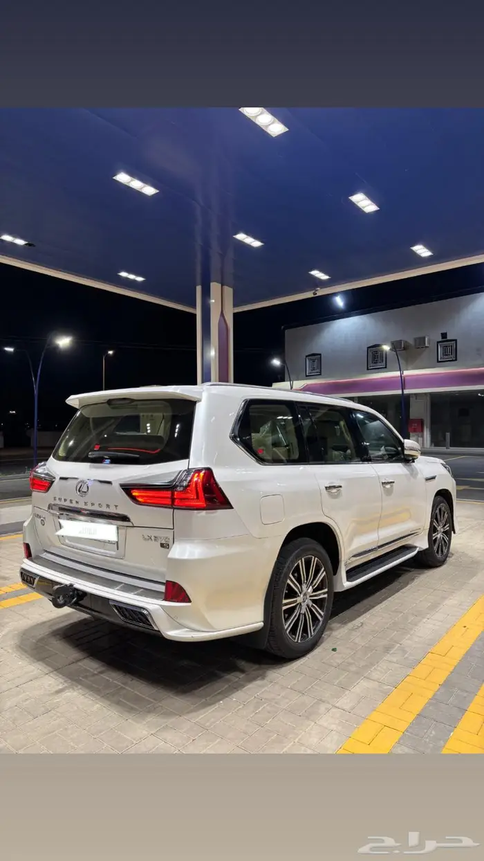 جيب لكزس LX فل كامل مخزن 2020 4